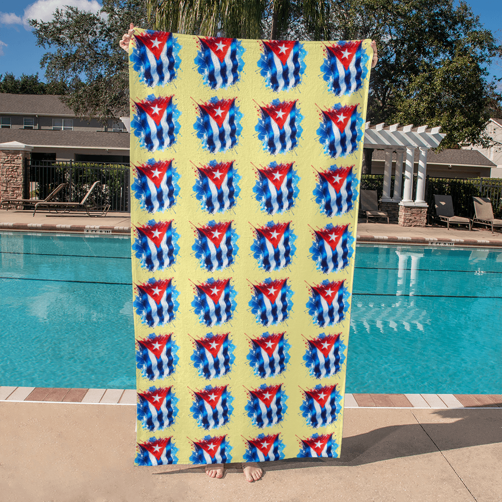 Beach Towel, Toalla de Playa Grande – Diseñada con Banderitas Cubanas
