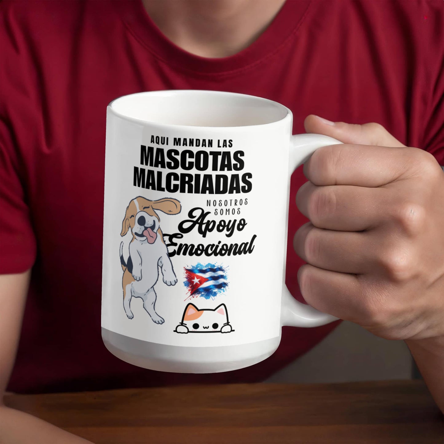 Taza de Cerámica Personalizada – Aquí Mandan las Mascotas Malcriadas
