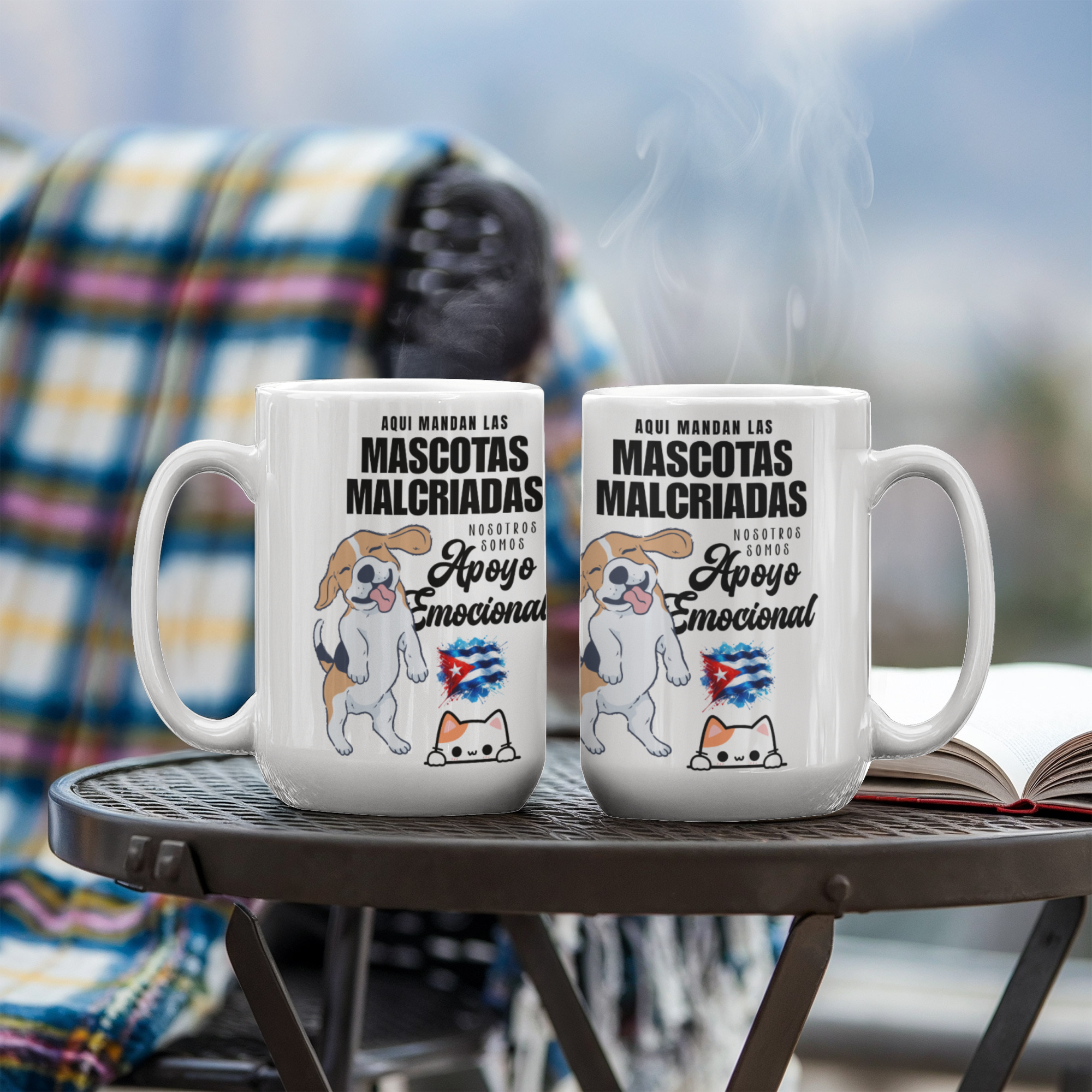 Taza de Cerámica Personalizada – Aquí Mandan las Mascotas Malcriadas